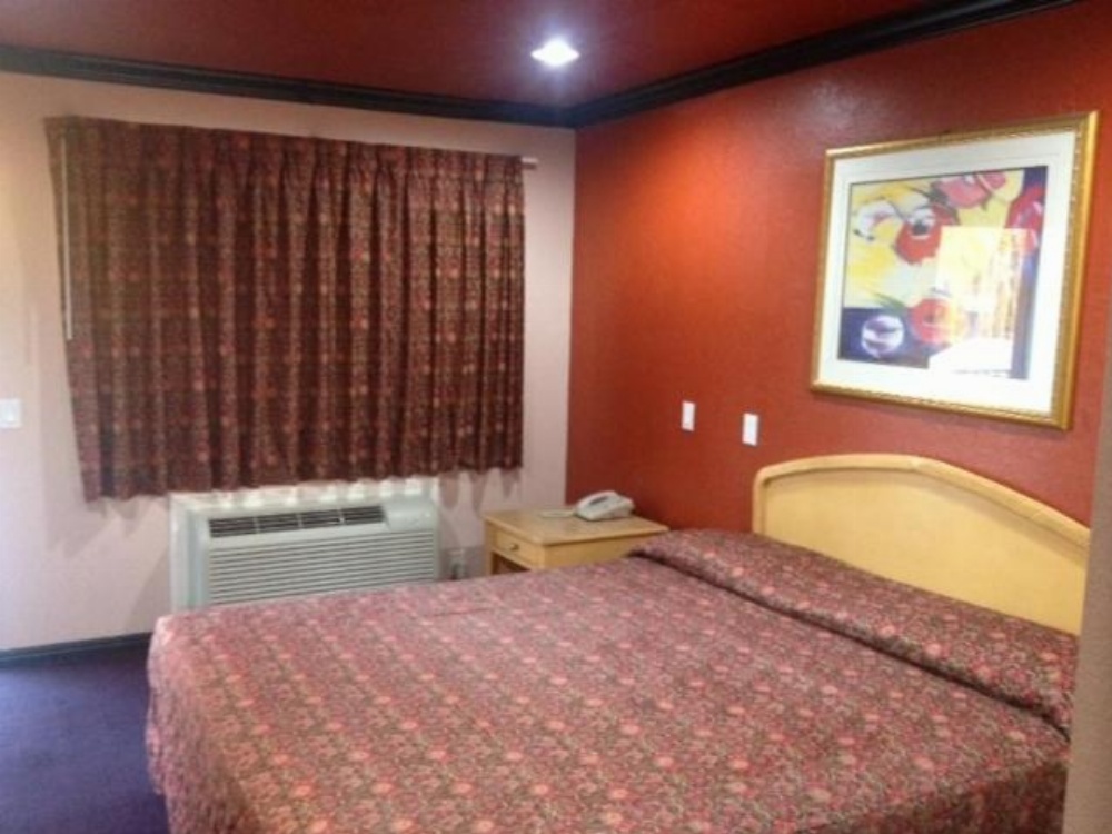 Queen Room - Disability Access